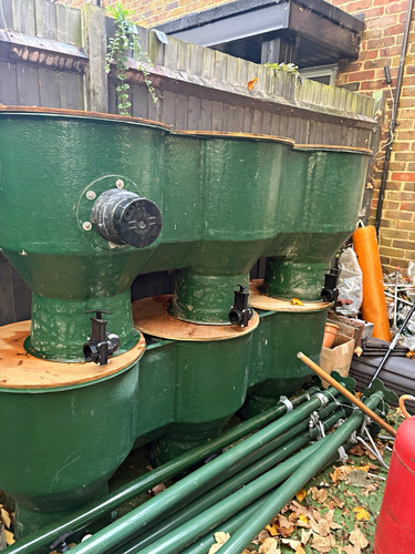 Multi chamber pond - multi-chamber, filter